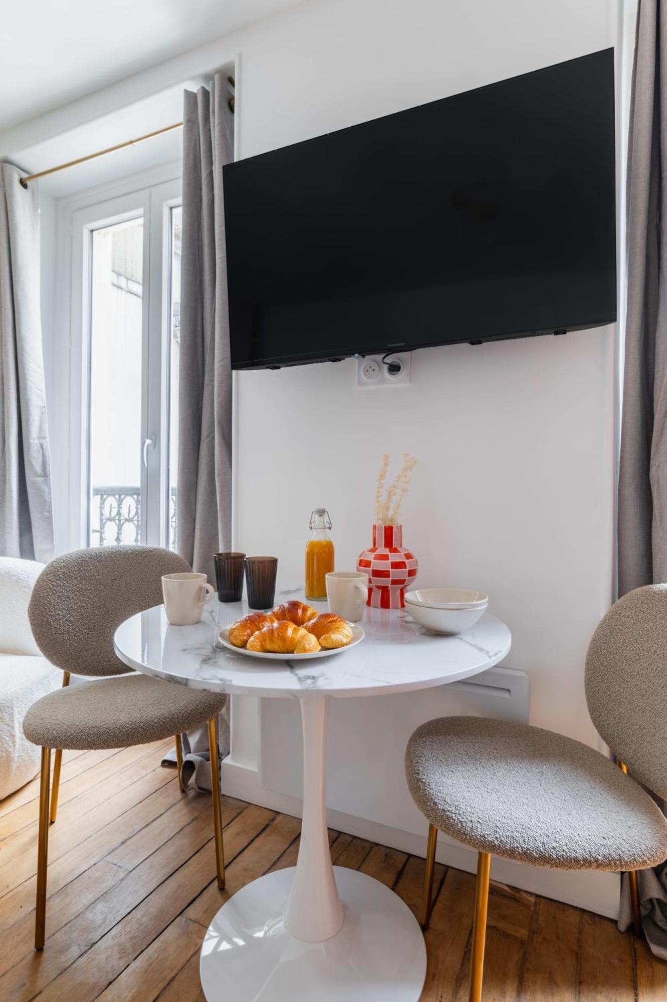 Grand Studio Refait A Neuf Paris 16 - 4P - Flat-Guest Bagian luar foto
